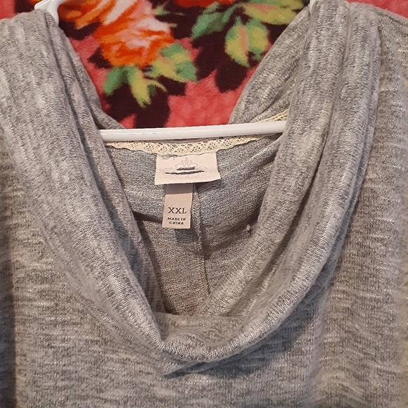 XXL Gray comfortable Sweater - Picture 2 of 3